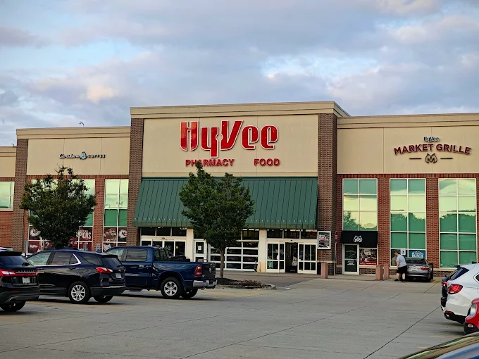 hyvee-95th3 Bukaty Companies Building